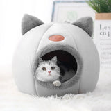 Igloo douillet à oreilles de chat